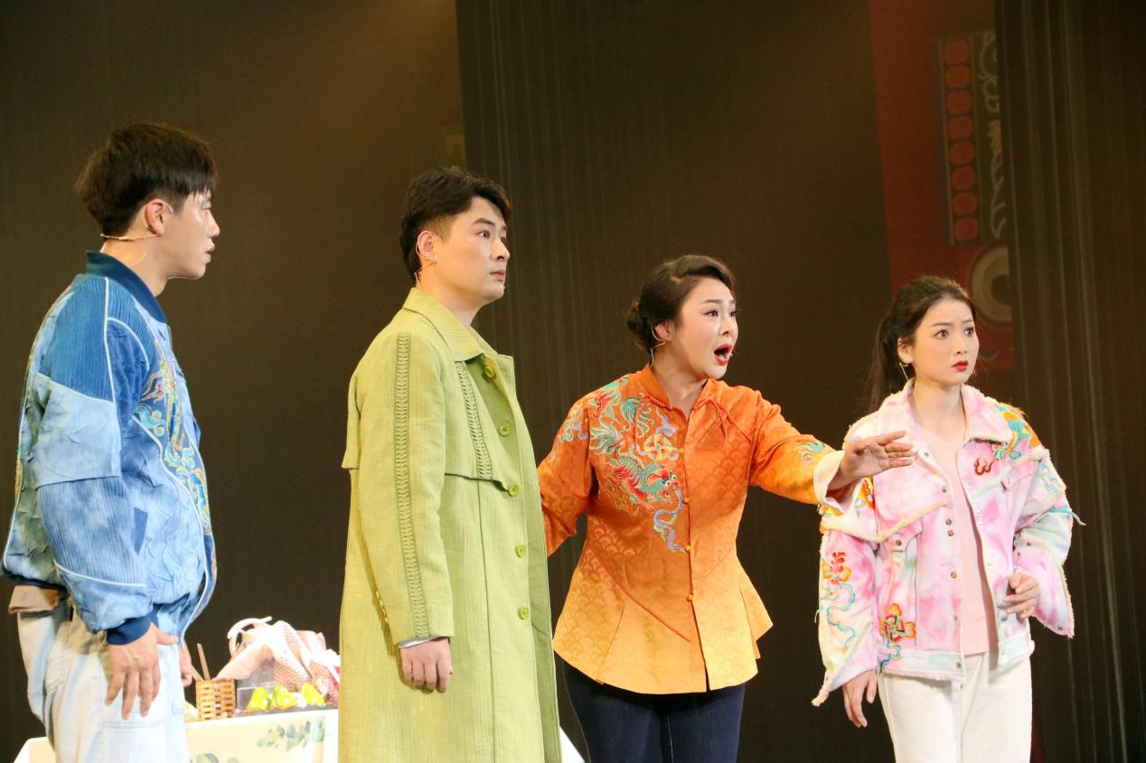 “黄陂味”楚剧唱进武汉“戏码头”