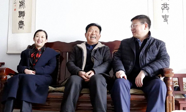 黄陂区离退休老干部慰问_曾晟区长走访老干部_慰问老干部的意义