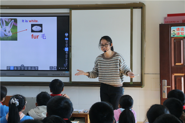 事当躬行教书育人用真心记祁家湾寄宿小学老师杜芬
