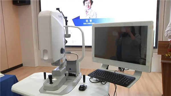 眼底照相机怎么“黑科技”相机助力精准诊疗 黄陂首台高清超广角眼底照相机落户艾格眼科医院_https://www.jmylbn.com_新闻资讯_第3张