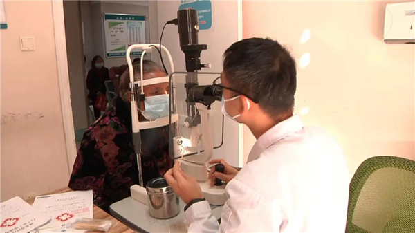 眼底照相机怎么“黑科技”相机助力精准诊疗 黄陂首台高清超广角眼底照相机落户艾格眼科医院_https://www.jmylbn.com_新闻资讯_第6张